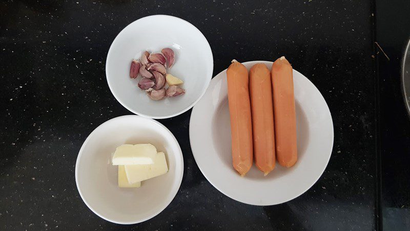 Ingredients for garlic butter fried sausage