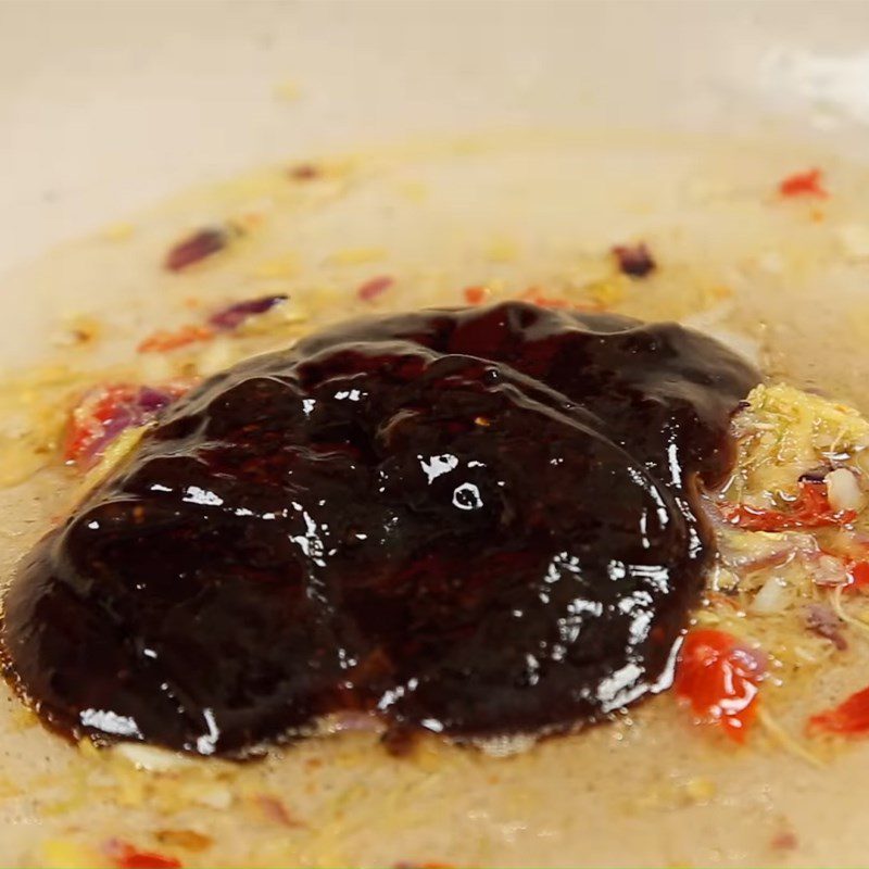 Step 2 Making the sauce Fried square cake with black pepper sauce