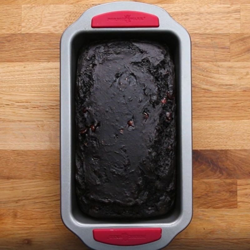 Step 3 Baking the bread Banana chocolate bread