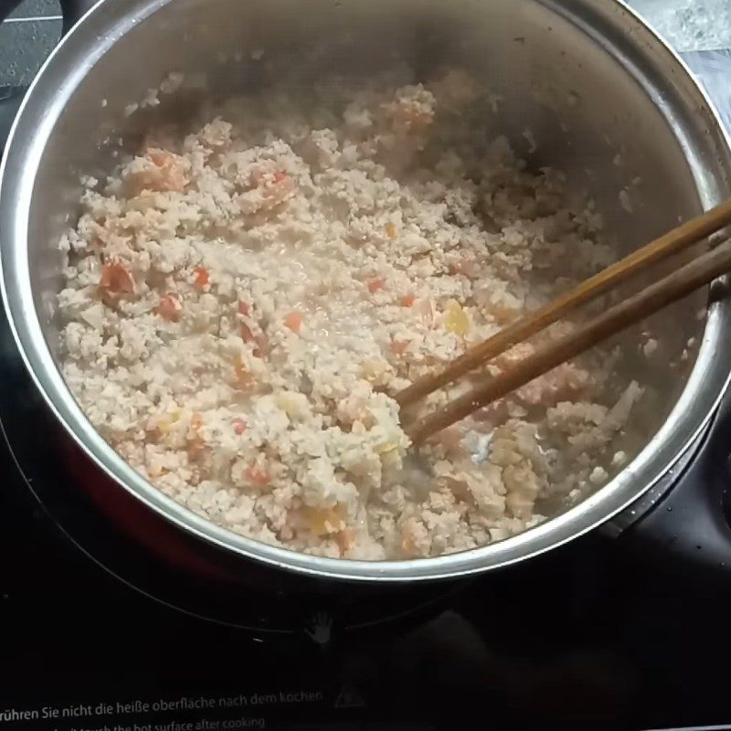 Step 3 Cooking dry noodle sauce Dry noodles with char siu meat