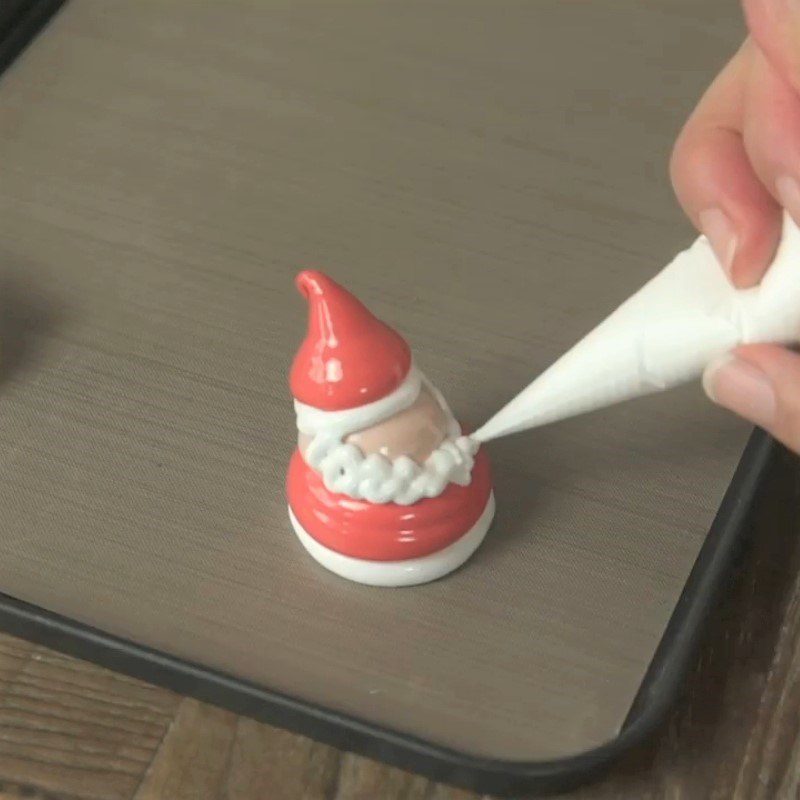 Step 3 Shaping Swiss meringue Santa Claus