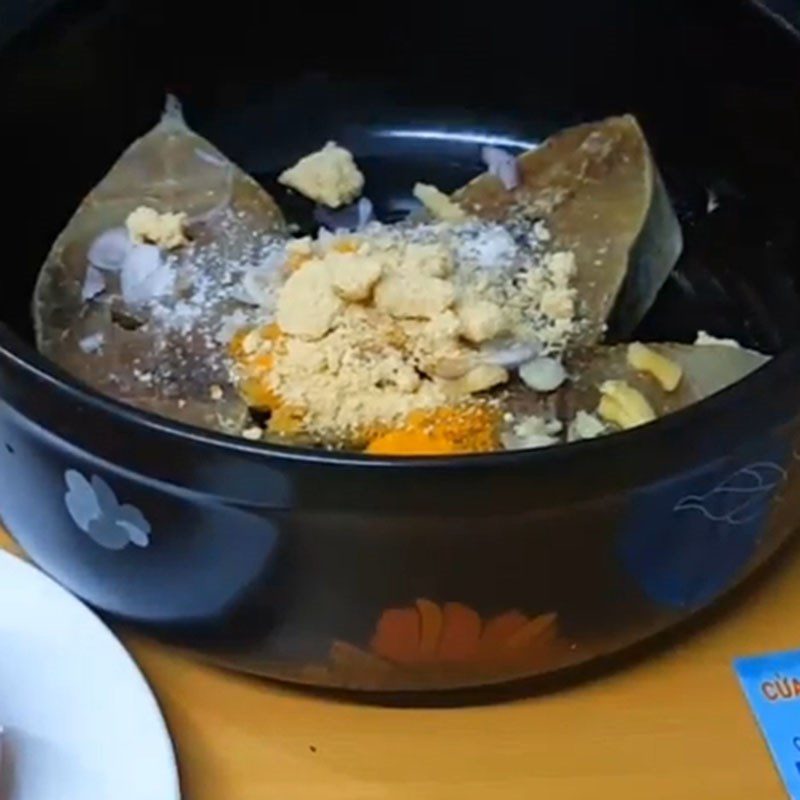 Step 2 Marinate the fish for Braised Fish with Tomatoes