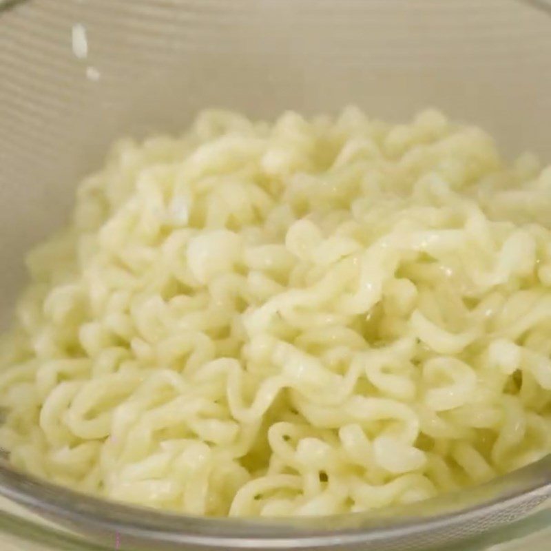 Step 1 Boil the noodles Spicy Chicken Kimchi Cheese Sauce Noodles