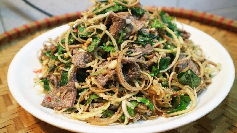 Beef salad with banana flower