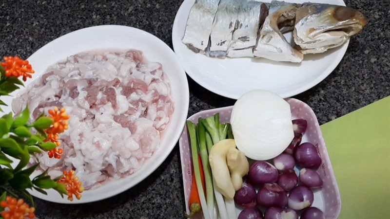 Ingredients for the dish 2 ways to make dried fish with pork belly