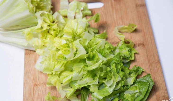 Step 1 Prepare the ingredients for Vegetarian Mushroom Spring Rolls