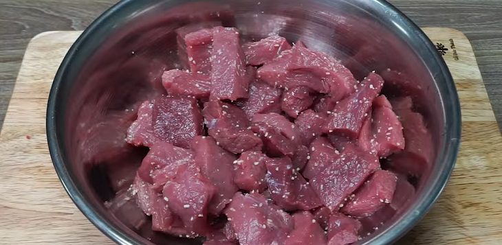 Step 1 Prepare and Marinate the Beef for Grilled Beef with Salted Egg Sauce