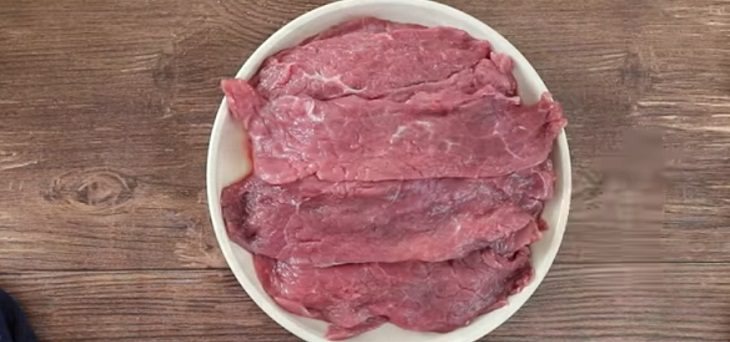 Step 1 Prepare the ingredients for Grilled Beef Rolls with Green Onions