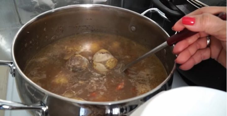 Step 2 Braised duck eggs Braised duck eggs with medicinal herbs