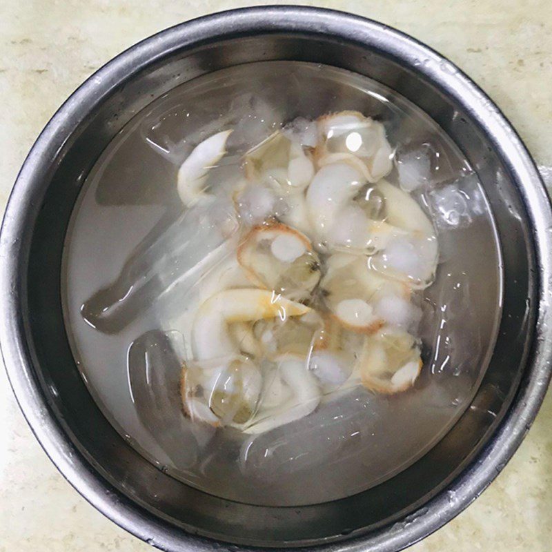 Step 3 Boiling giant clams Grilled giant clams with scallion oil