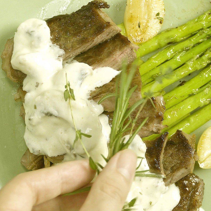 Step 5 Finished Product Beef Steak with Mushroom Cream Sauce