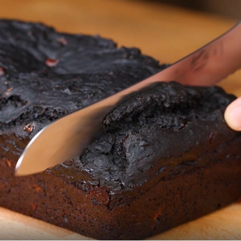 Step 4 Final product Chocolate banana bread