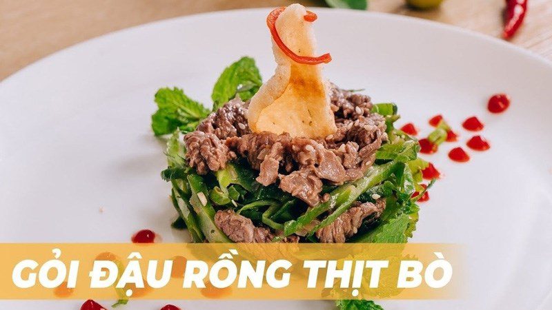 Beef salad with long beans