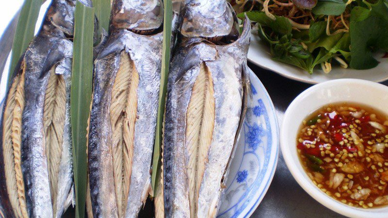 Grilled Tuna in Banana Leaves