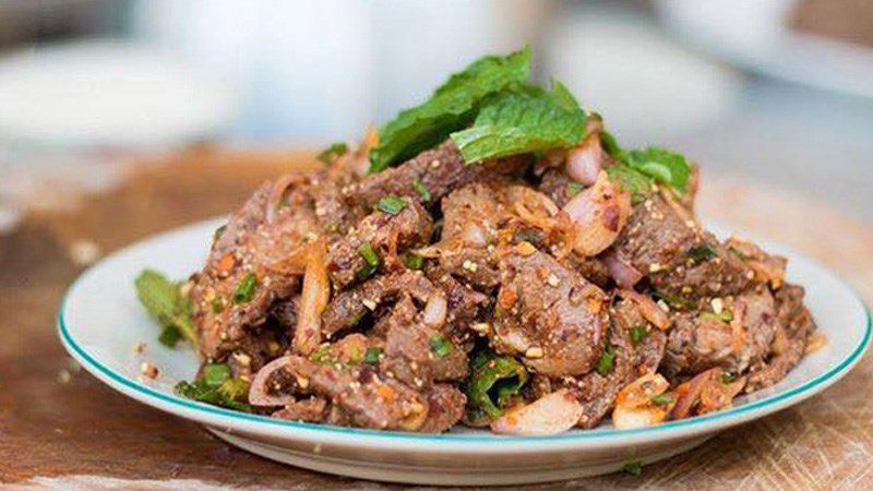 Grilled beef salad