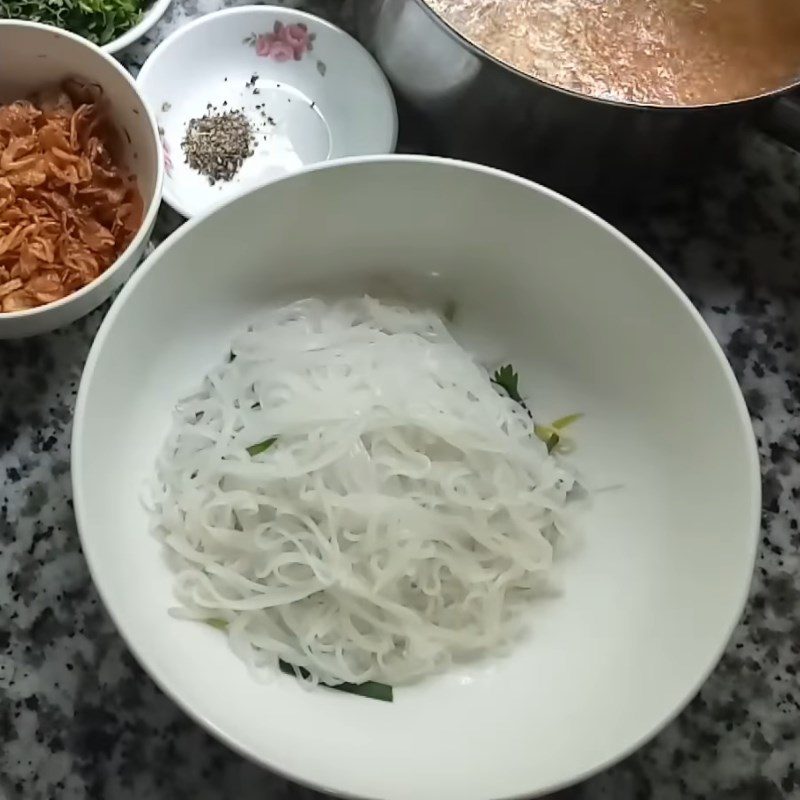 Step 5 Completion Dry rice noodle with barbecued pork