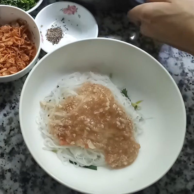 Step 5 Completion Dry rice noodle with barbecued pork