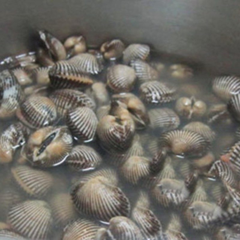 Step 1 Prepare blood clams Thai Spicy Blood Clams