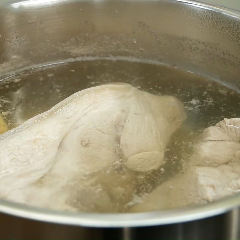 Step 1 Prepare and boil the pork for Bún gỏi dà Sóc Trăng