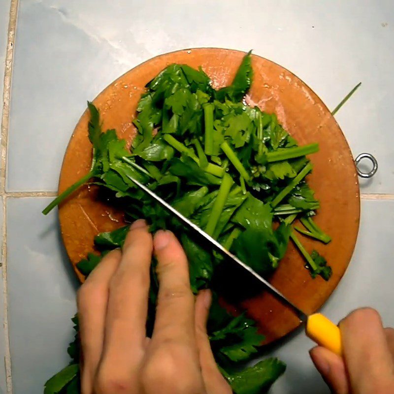 Step 1 Prepare the ingredients for Stir-fried noodles with greens and onions