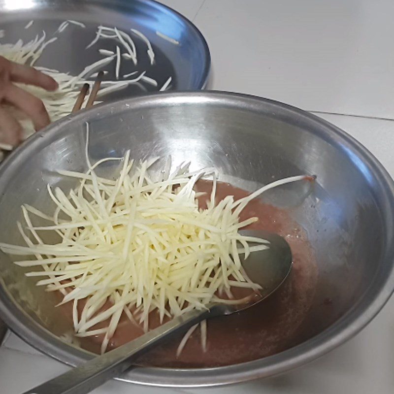 Step 3 Soak the papaya Papaya soaked in fish sauce