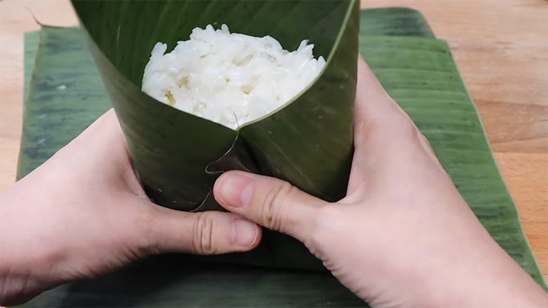 method 4 - stand the cake, fold the leaves