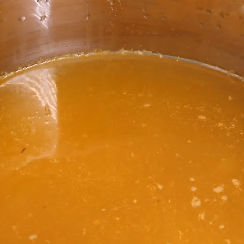 Step 6 Prepare the broth for the sour and spicy vegetarian hotpot