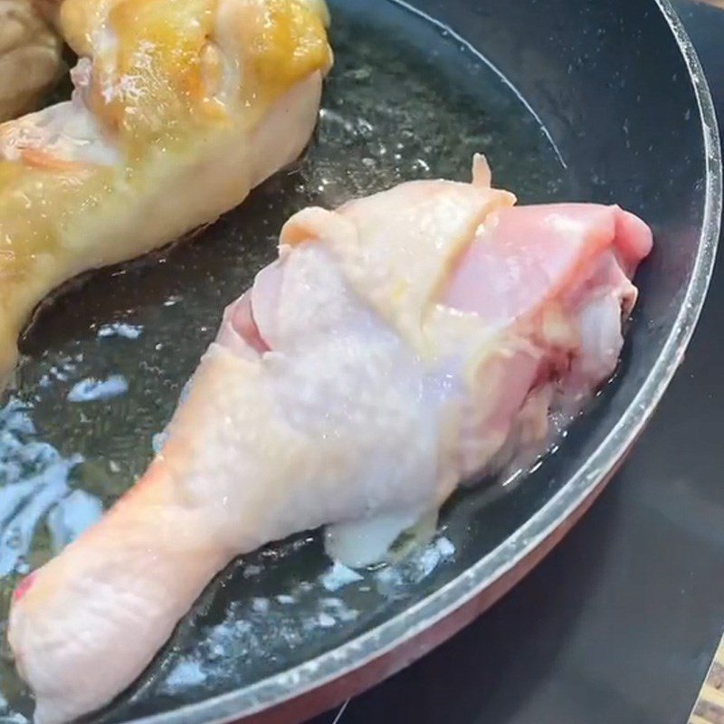 Step 2 Fry the chicken Fried chicken with coca