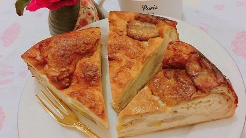 Baked banana cake