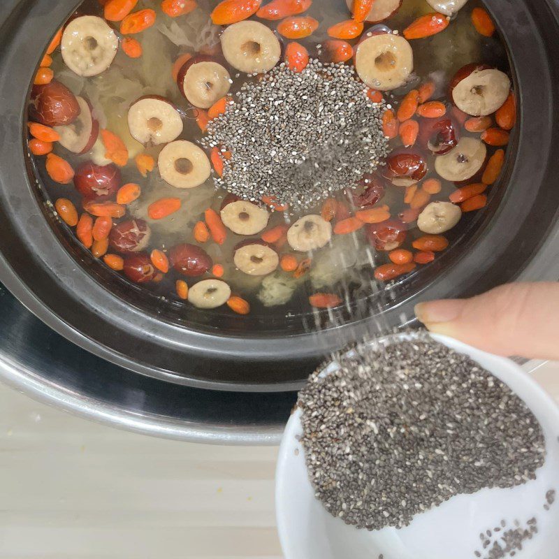 Step 2 Steamed Bird's Nest Steamed Bird's Nest with Red Dates and Chia Seeds (Recipe shared by a user)