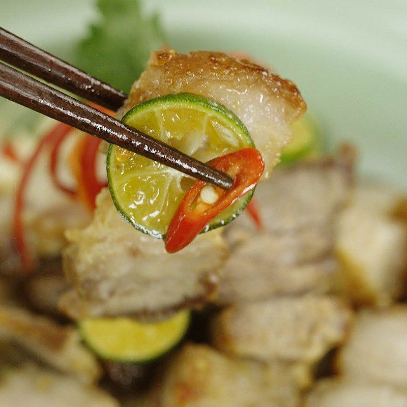 Step 5 Finished product Crispy fried pork belly with lemongrass and calamondin