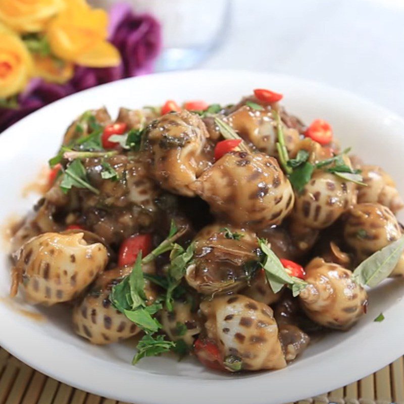 Step 4 Final product Stir-fried sea snails with tamarind sauce