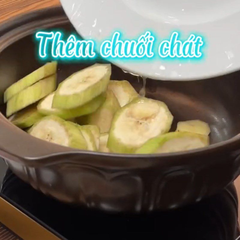Step 3 Cook the fish for Snakehead fish with banana