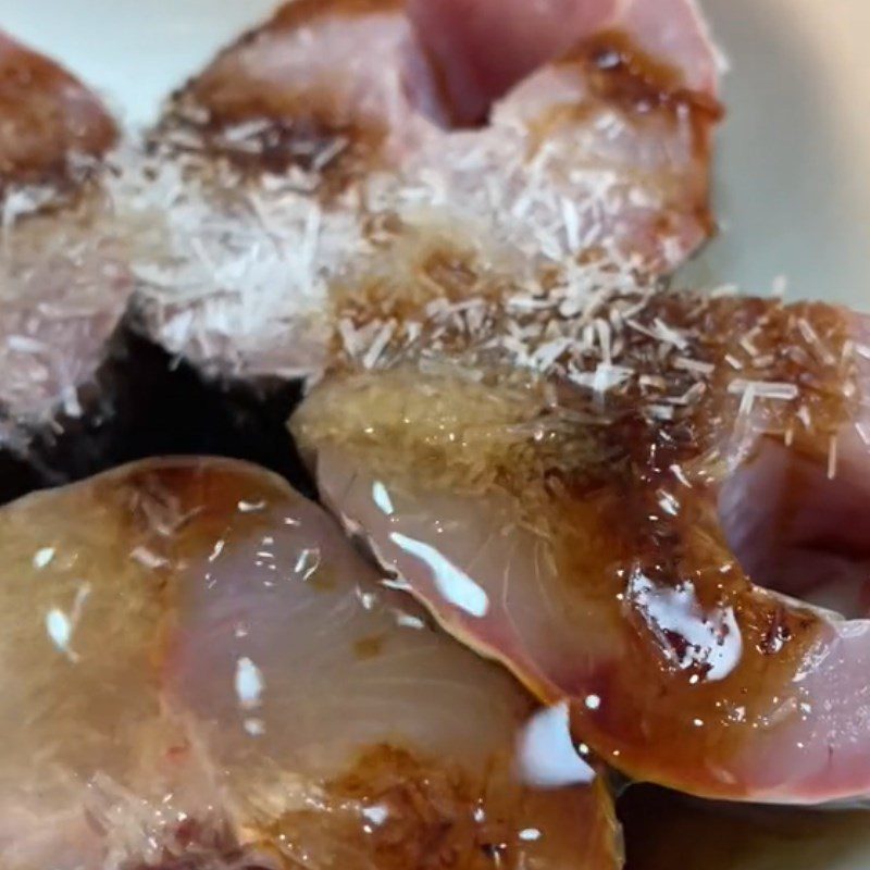 Step 2 Marinate the fish for Snakehead fish with banana