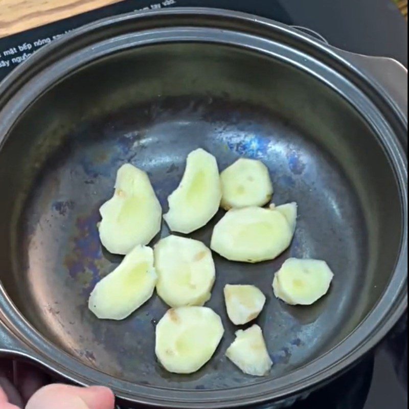 Step 3 Cook the fish for Snakehead fish with banana