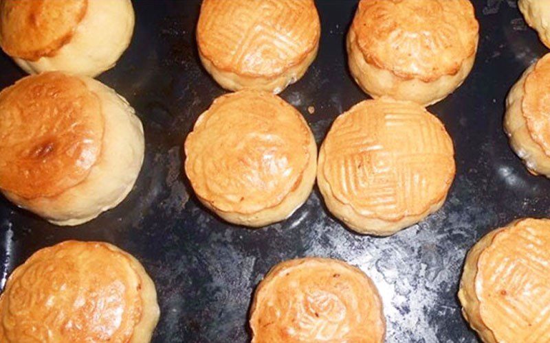 Puffed baked mooncake