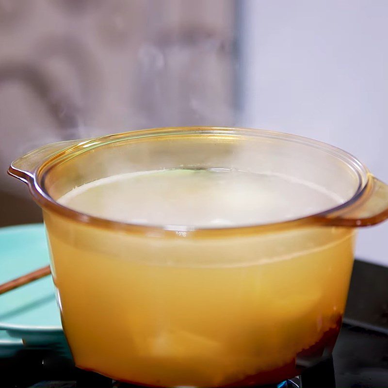 Step 5 Cooking the broth Wonton noodles with char siu