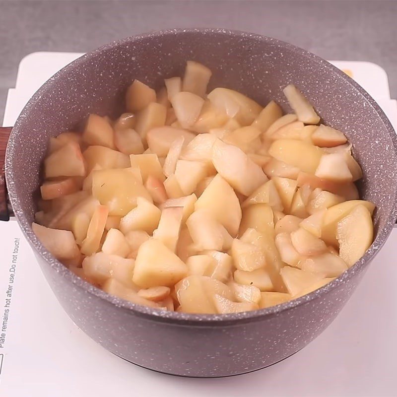 Step 1 Prepare and cook soft apple jam