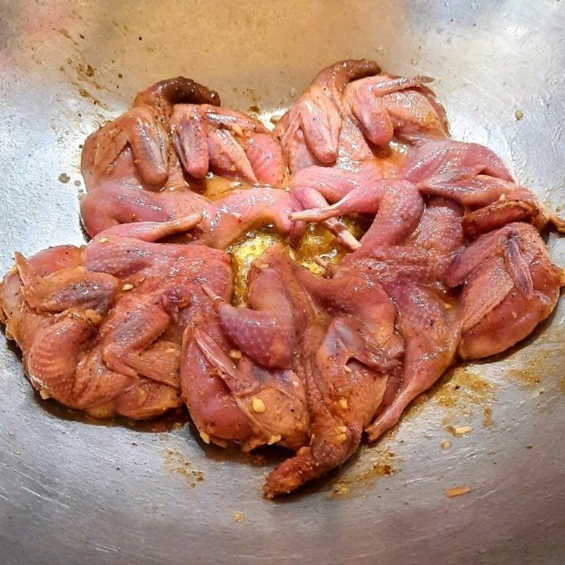 Step 3 Fry the quail for Coconut Milk Roasted Quail