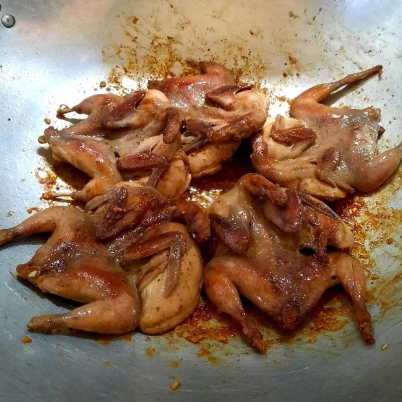 Step 3 Fry the quail for Coconut Milk Roasted Quail