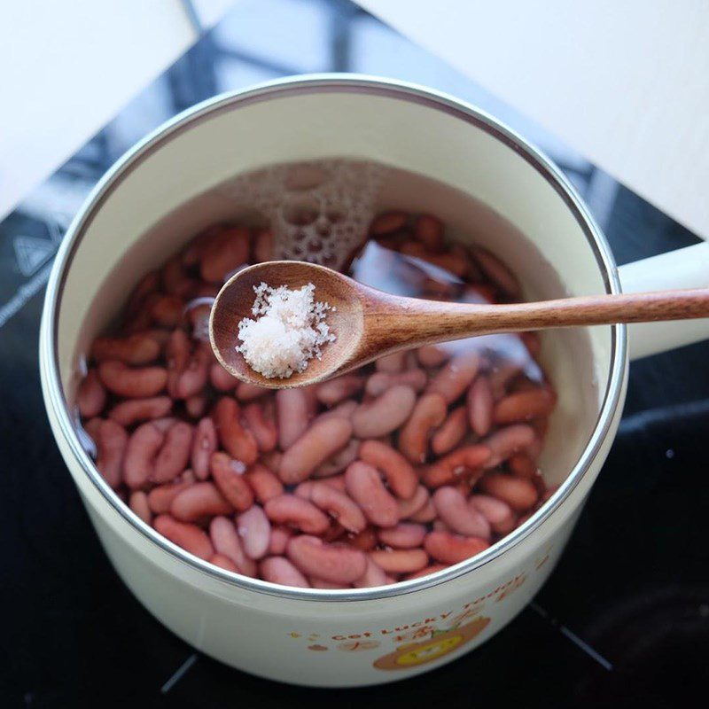 Step 2 Boiled red beans Sticky rice cake with red bean filling