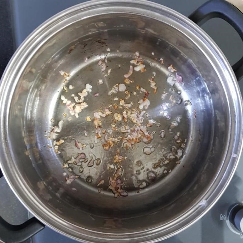 Step 2 Cook tilapia soup with wild betel leaves