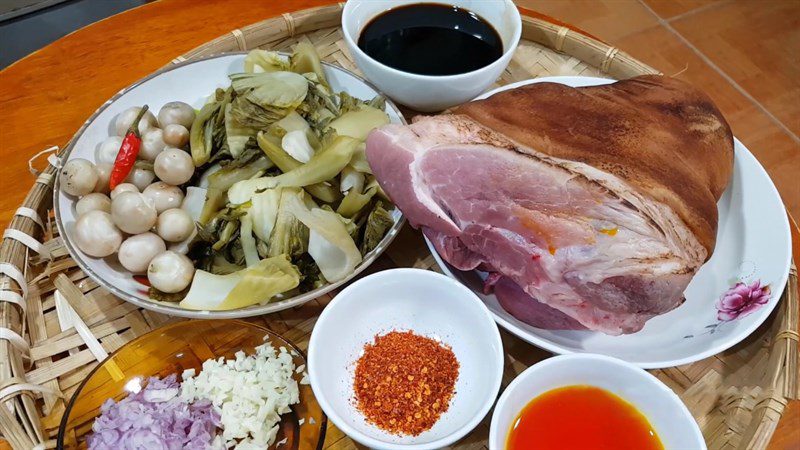 Ingredients for the dish braised pig's trotter with pickled mustard greens and eggplant