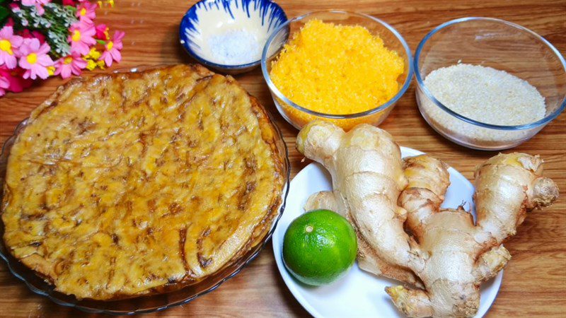 Ingredients for fried dried bananas with ginger