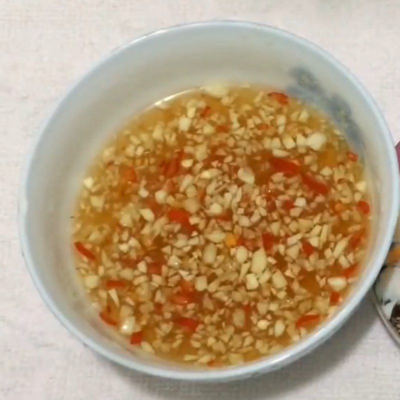 Step 3 Prepare the dipping sauce for mixed pork noodle