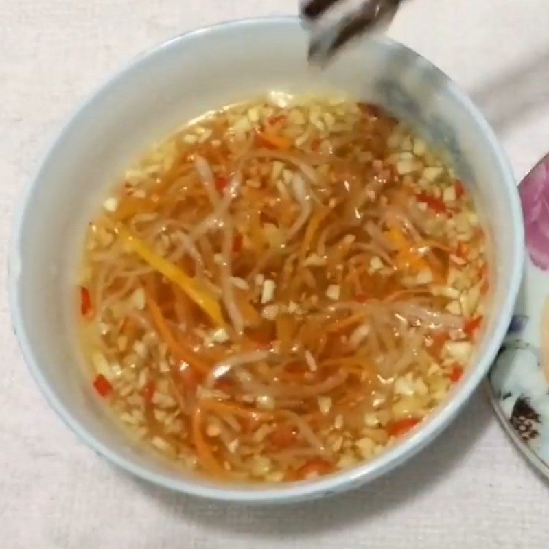 Step 3 Prepare the dipping sauce for mixed pork noodle