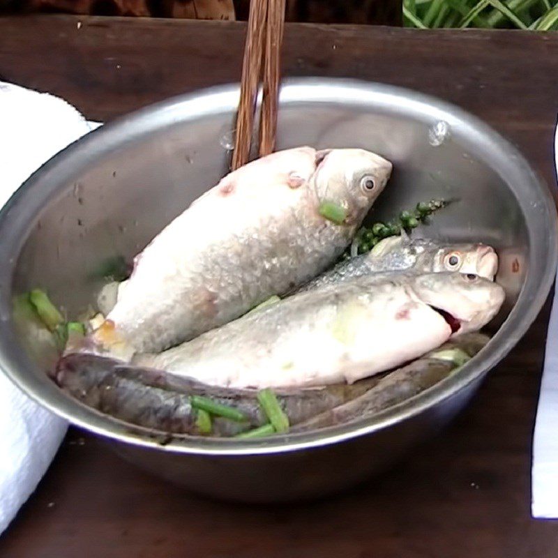 Step 3 Marinate the fish Carp braised until tender