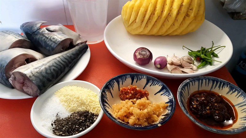 Ingredients for the dish 4 ways to make Japanese mackerel stew