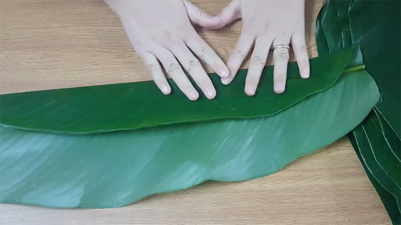 method 1 - folding dong leaves horizontally