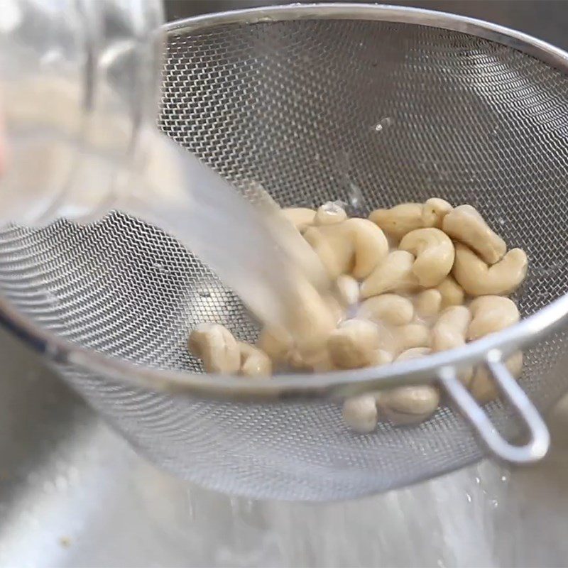 Step 1 Preparing soybeans and cashews for Soybean Milk using a Soy Milk Maker